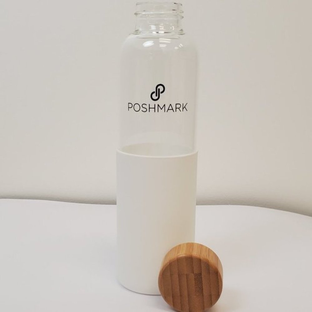 ❌SOLD❌❤HOST PICK❤Auth. POSHMARK Merch Logo Glass Water/Cold Drink Bottle New - Picture 2 of 2